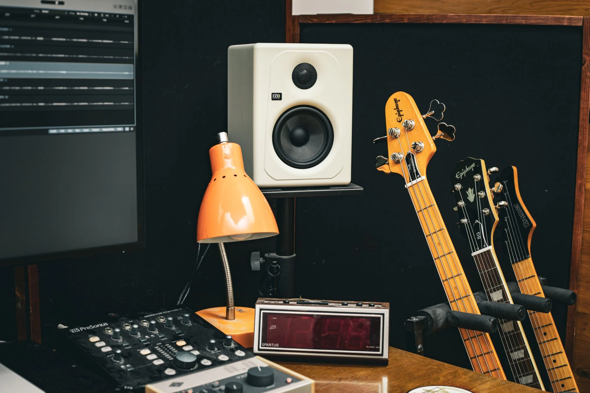 Kreate 5 Latte Powered Studio Monitor, Exclusive - Image 5